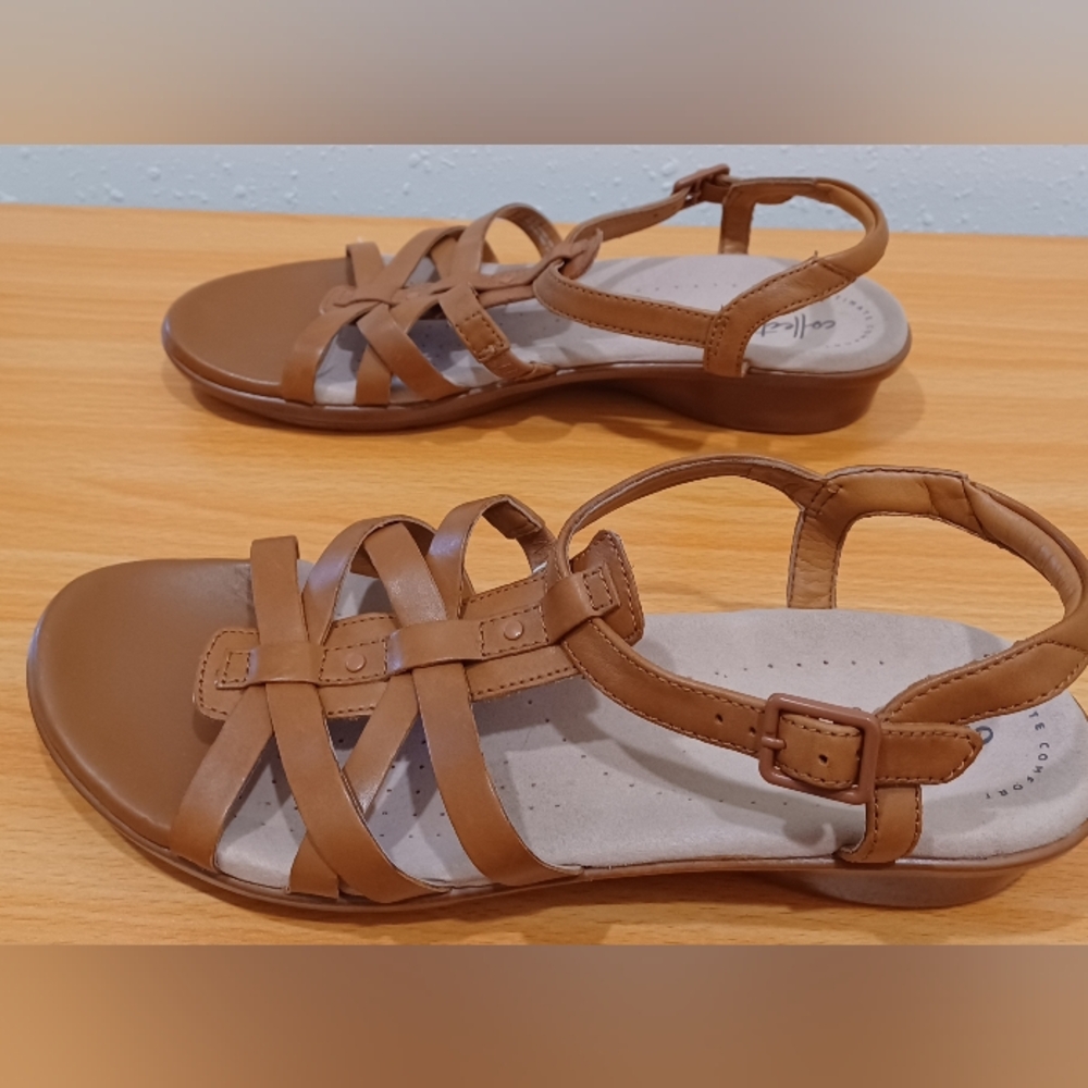 Clark's T-strap Sz 10m brown Leather Sandals. - Picture 5 of 6